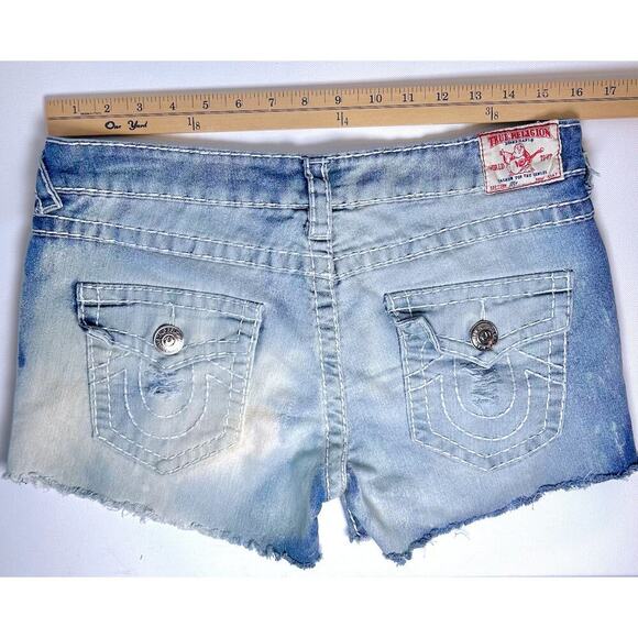 True Religion Joey Denim Shorts NWOT Fringe Raw Hem Women's 10 or Size 30 - Picture 4 of 10
